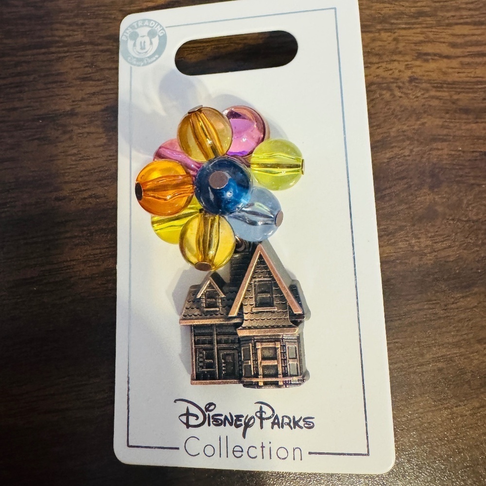 Disney Parks - Collectible Pixar Up House Pin with Bead Balloons